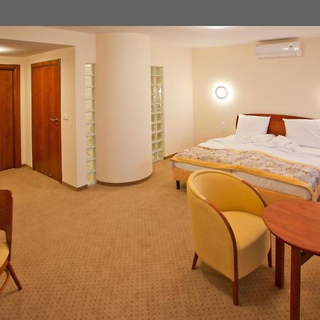 Hotel Rubin Lodž Exteriér fotografie