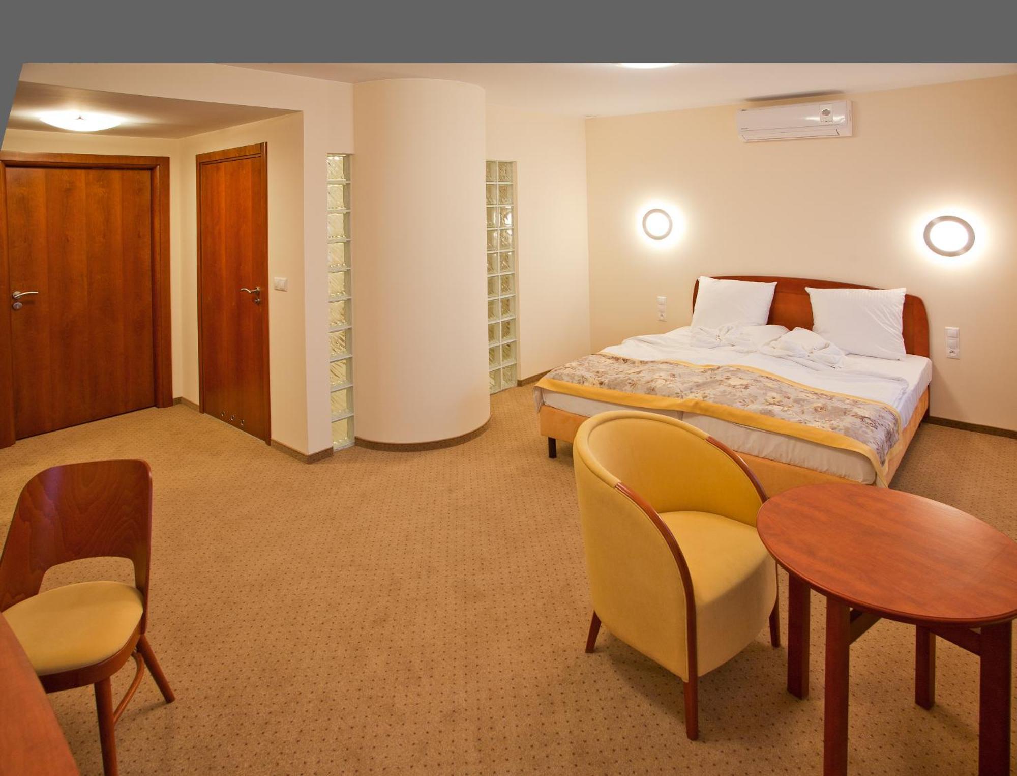 Hotel Rubin Lodž Exteriér fotografie